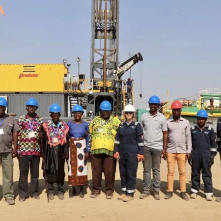 25.09.23 – Local village Chief of Kamsamba ward, John Augustino Kasonso, along with other Kamsamba local leaders and PAPs Muungano village join inauguration of HE1 drilling operations.