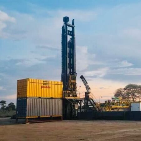 21.12.23 – We are currently rigging up at Itumbula West-A and performing pre-spud maintenance checks ahead of commencing drilling in early January. 

Below, rigging up underway at Itumbula West-A well site