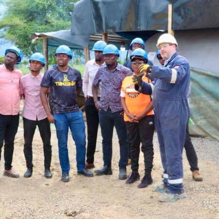 10.01.24 – Member of Parliament, Ms Condester Sichalwe, and the Songwe Regional Mines Officer, Mr Chone, and team from Momba District Council being shown around #HE1’s Itumbula site